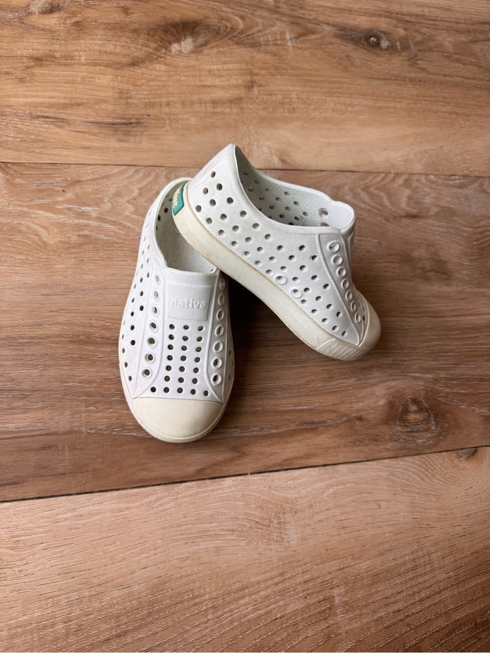 Native Jefferson Slip-On size toddler 8C White